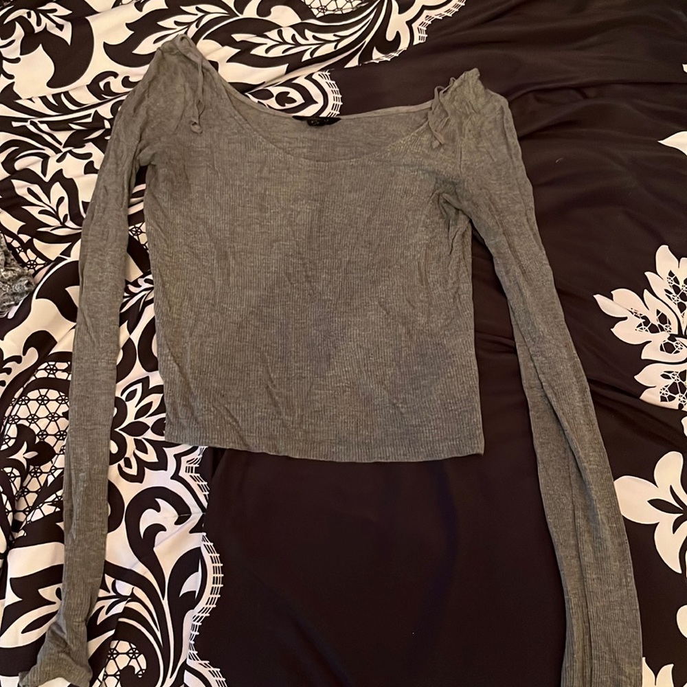 Aeropostale small long sleeve gray